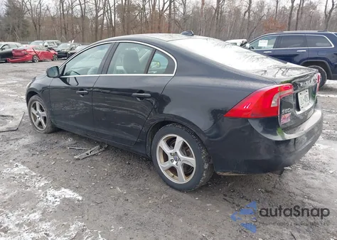 2012 Volvo S60 T5 z USA, uszkodzony, nr VIN YV1622FS1C2139453